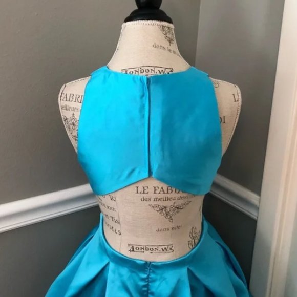 NEW JOVANI SZ 8 CUT OUT FORMAL BALL GOWN WITH POCKETS - Picture 5 of 8